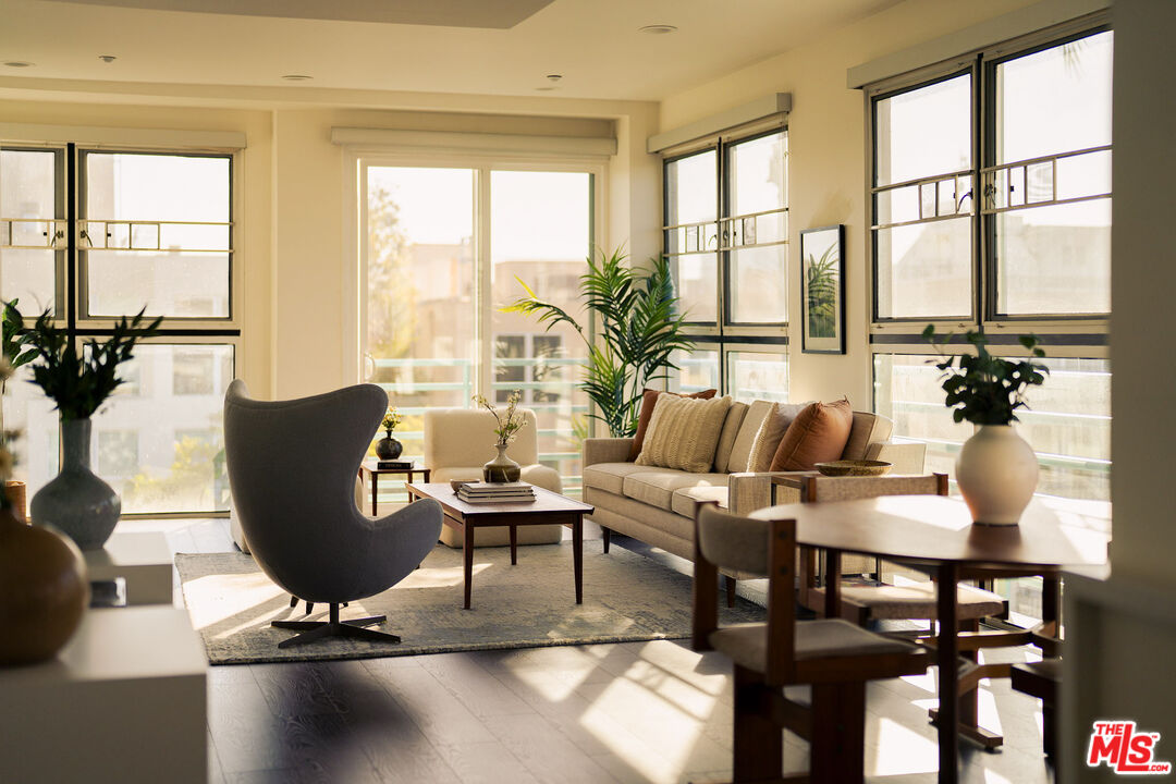1932 Selby Ave Unit: 401