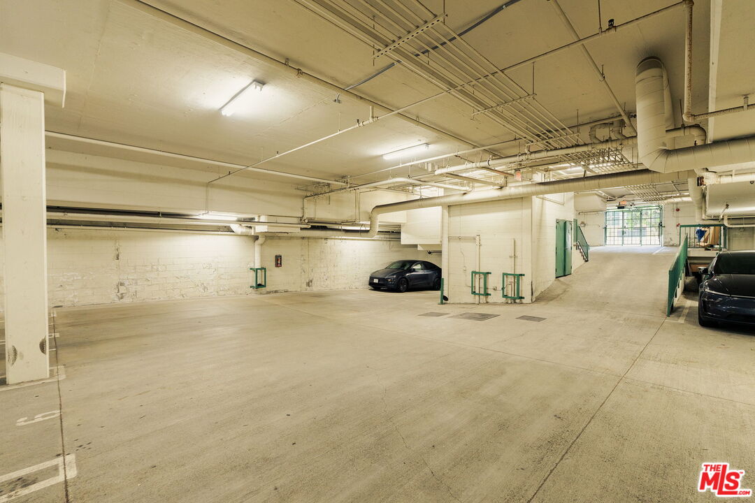 1932 Selby Ave Unit: 401