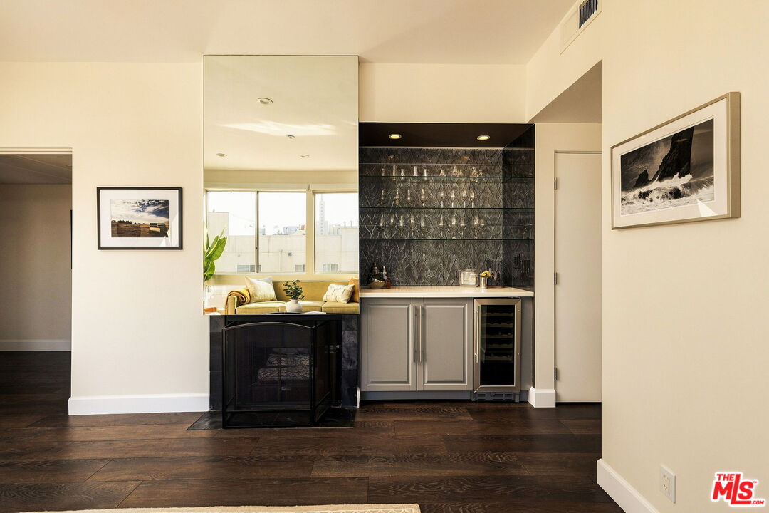 1932 Selby Ave Unit: 401
