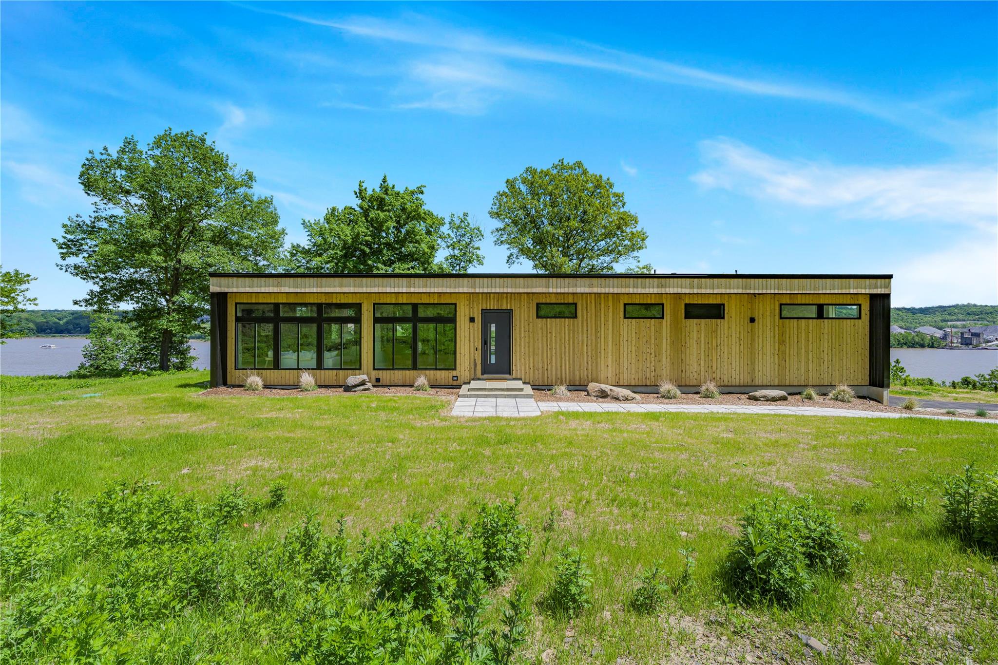 8 River Vista Drive