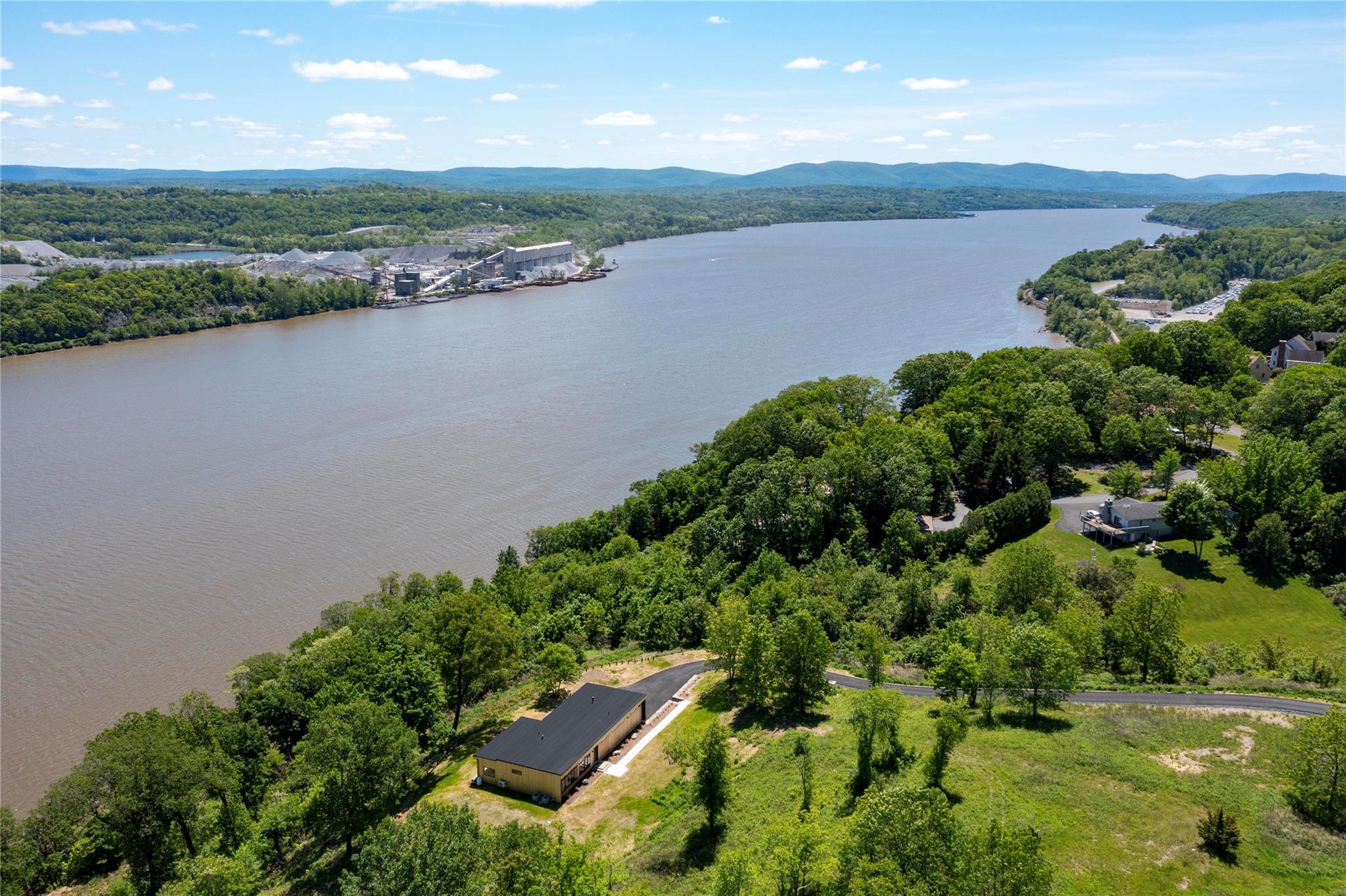 8 River Vista Drive