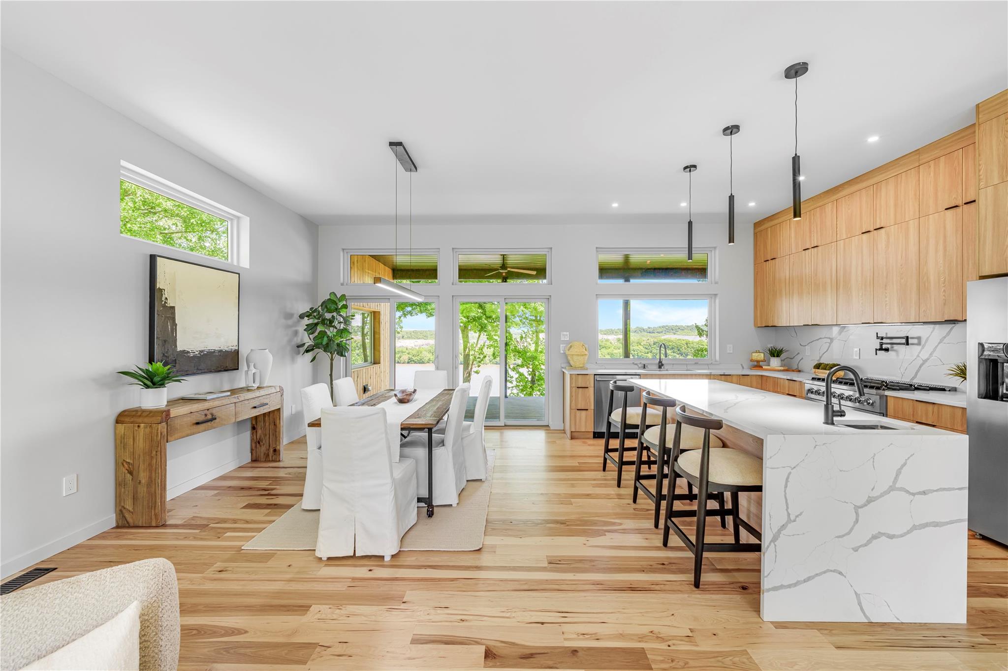 8 River Vista Drive