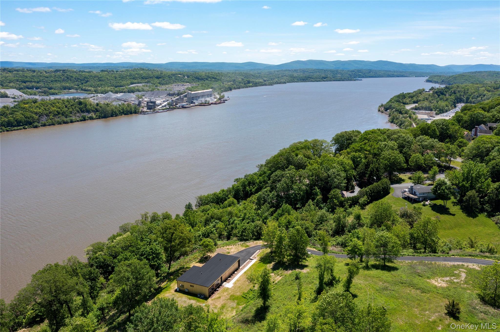 8 River Vista Drive