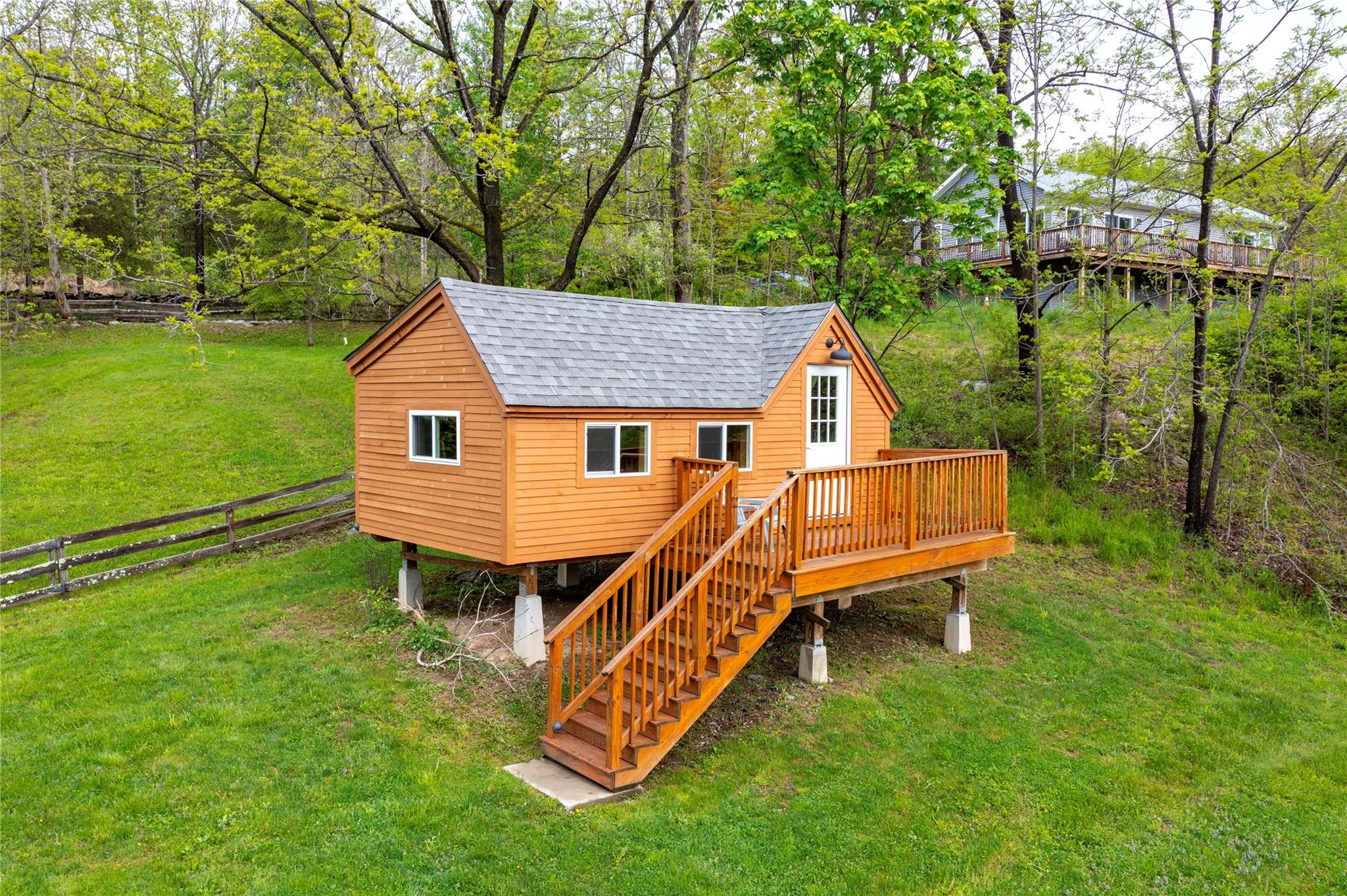 689 Albany Post Road