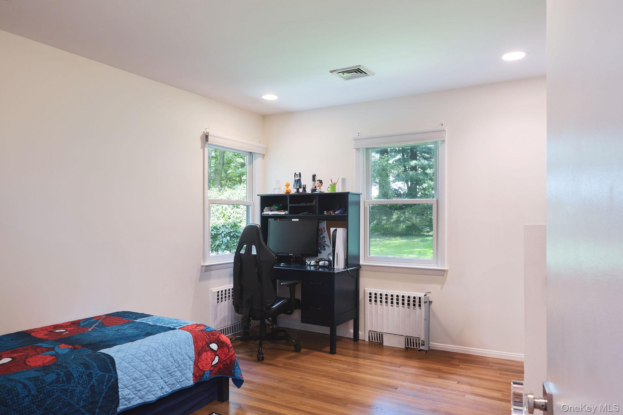 6 Algonquin Drive