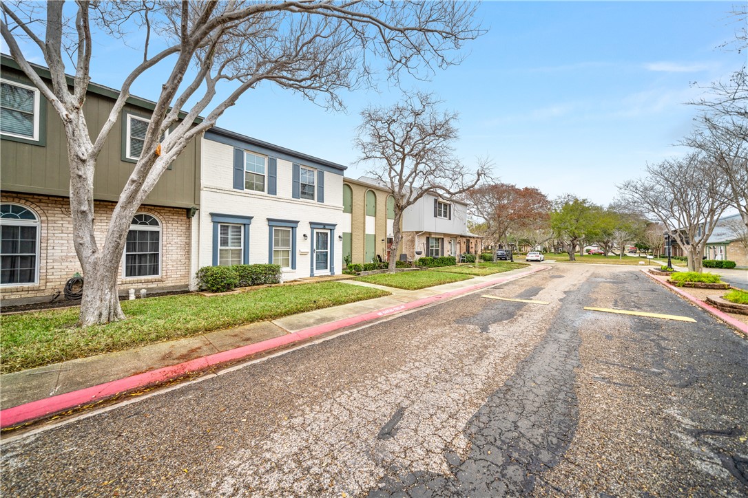 18 Townhouse Lane