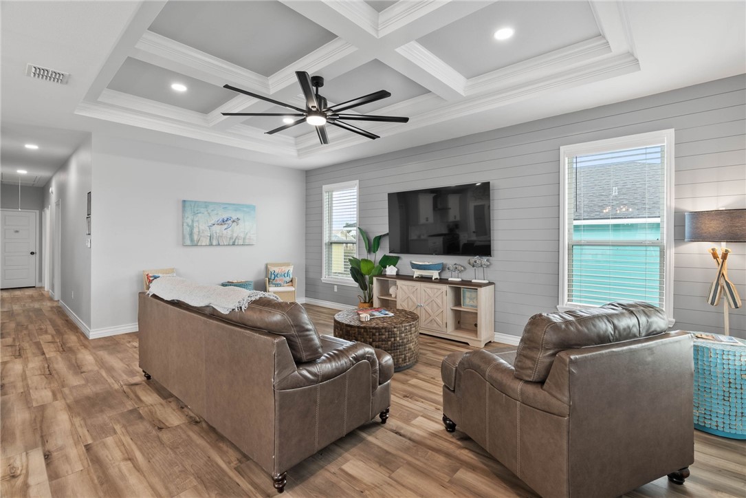 213 Las Palmas Dr