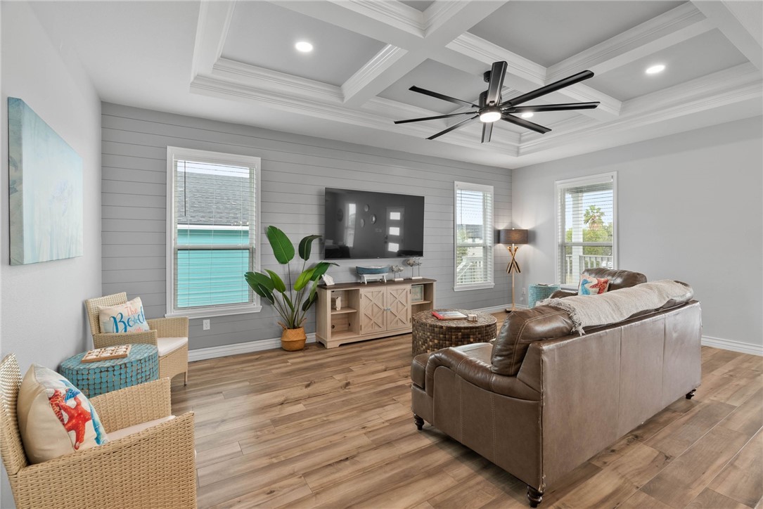213 Las Palmas Dr