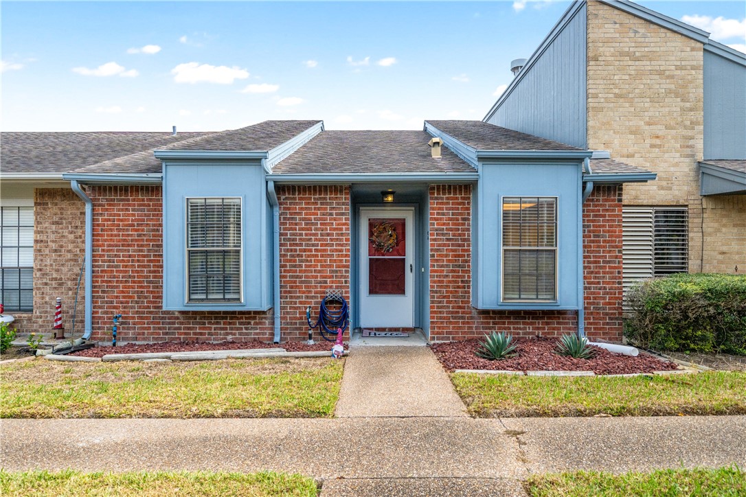 1818 Rodd Field Road J-5