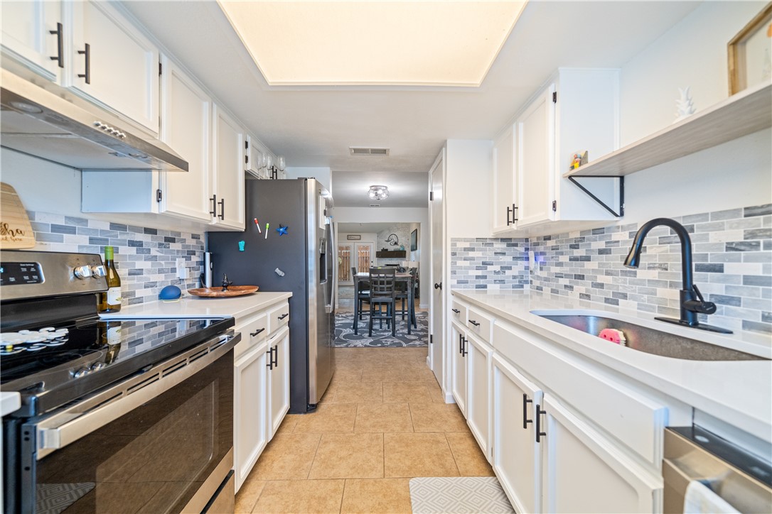 1818 Rodd Field Road J-5