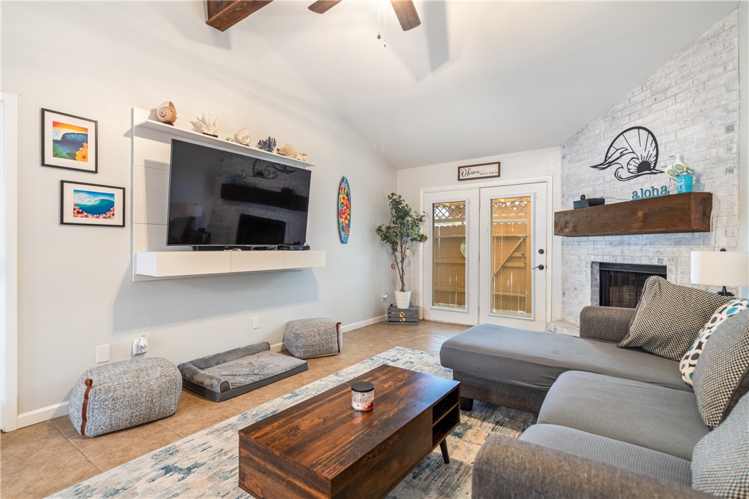 1818 Rodd Field Road J-5