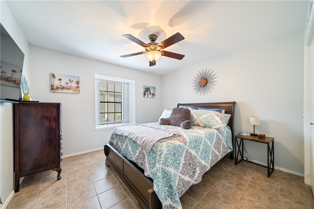 1818 Rodd Field Road J-5