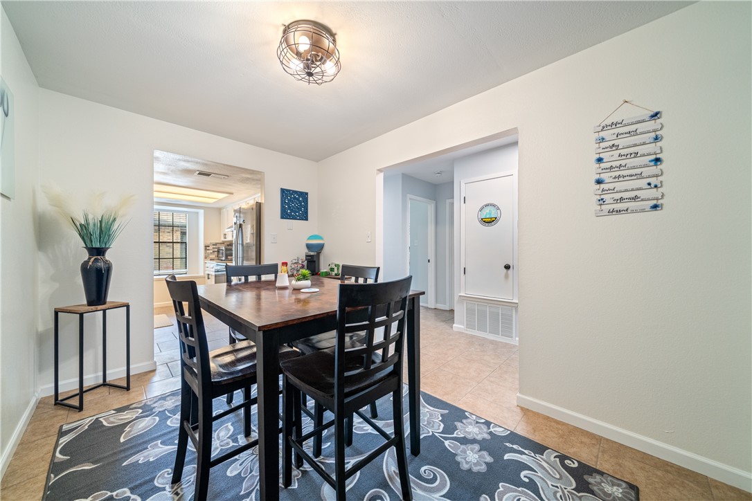 1818 Rodd Field Road J-5