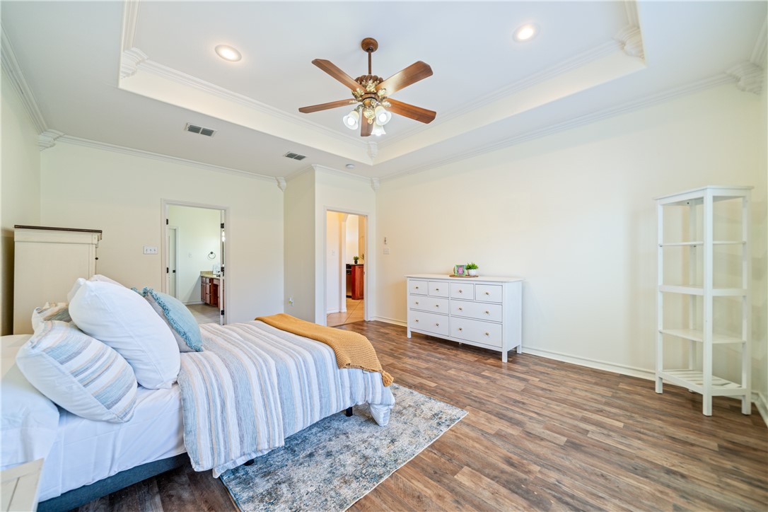 6825 Island Park Ct