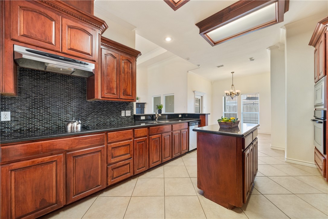 6825 Island Park Ct