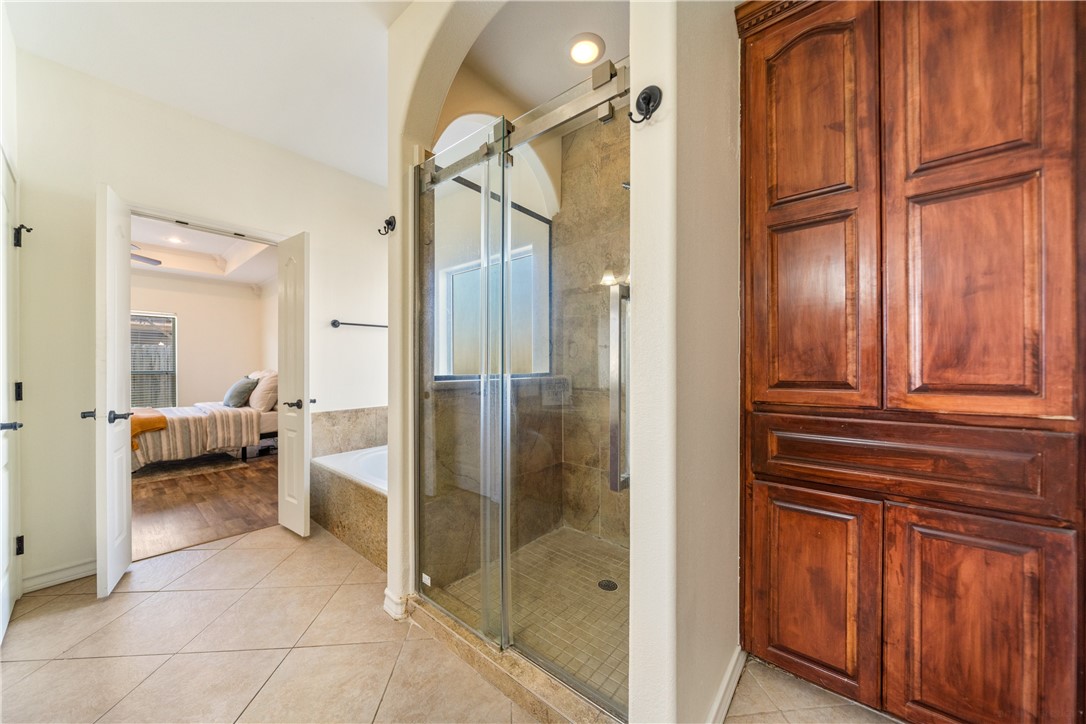 6825 Island Park Ct
