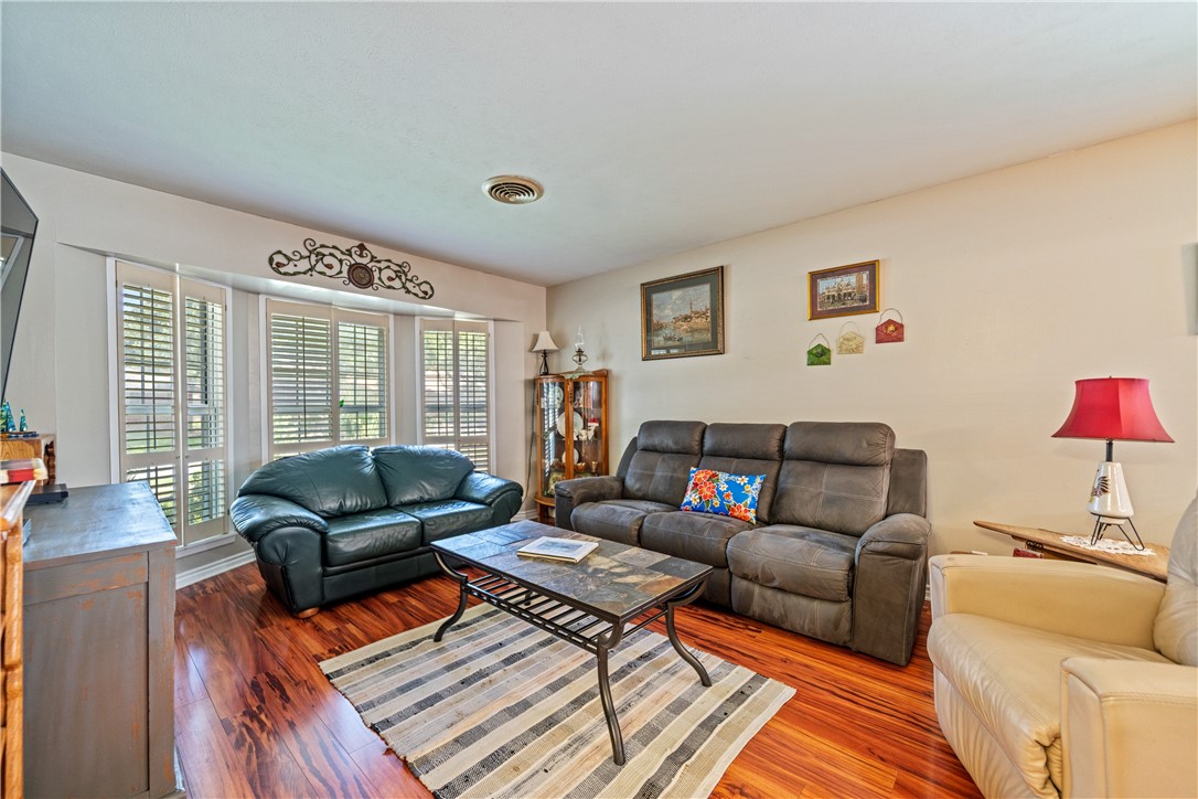 750 Burkshire Dr