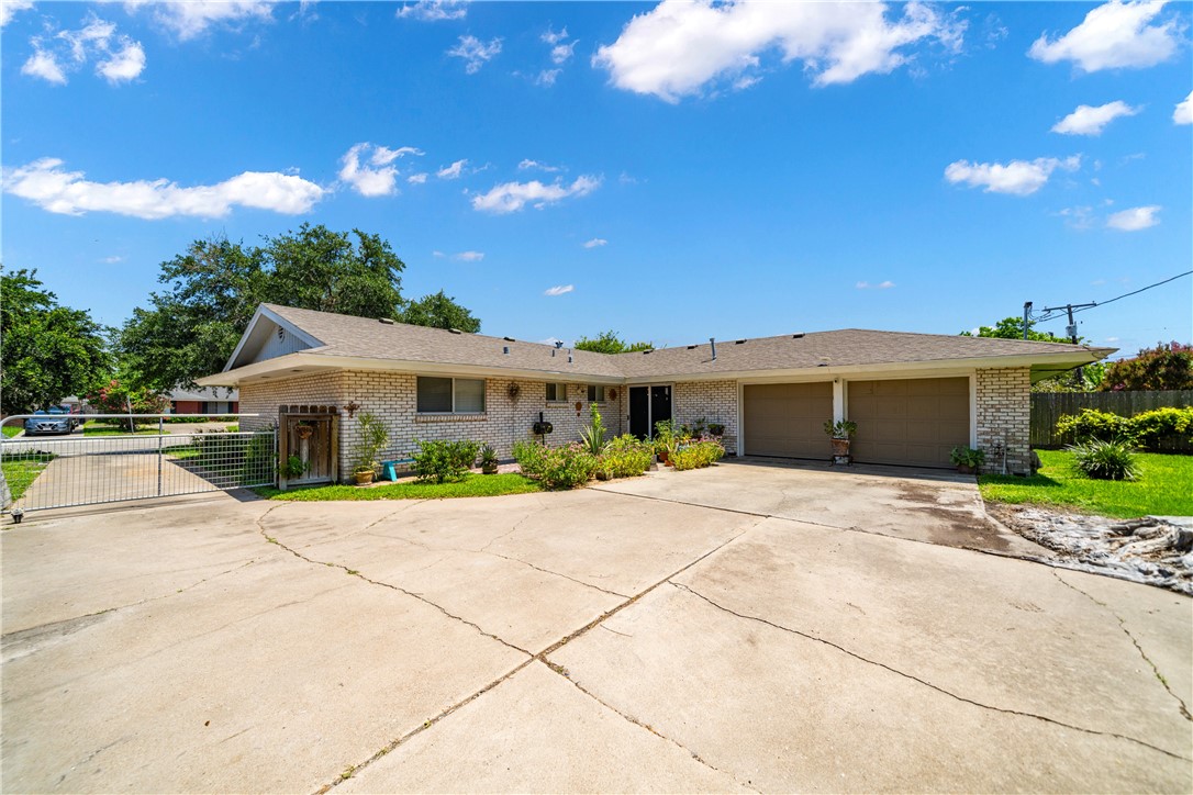 750 Burkshire Dr