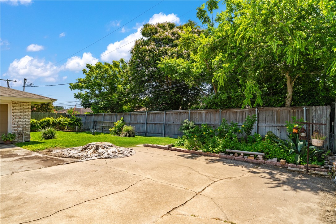 750 Burkshire Dr
