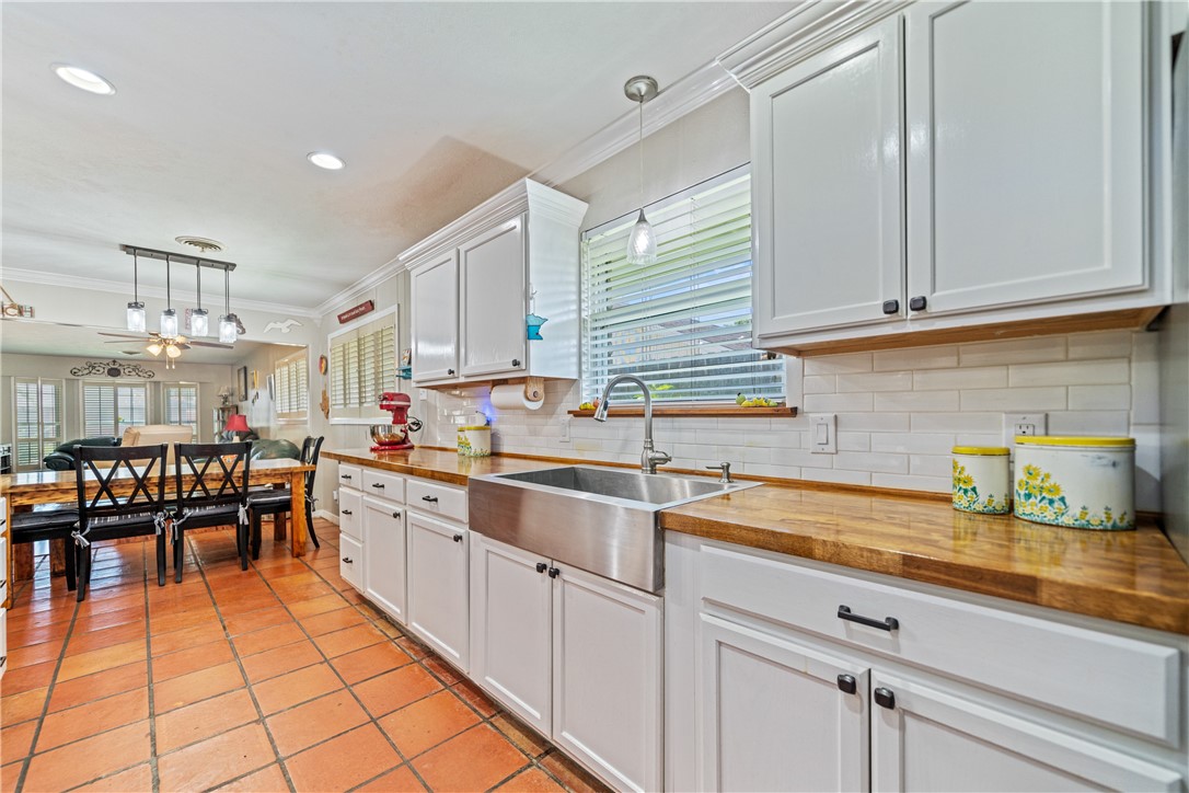 750 Burkshire Dr