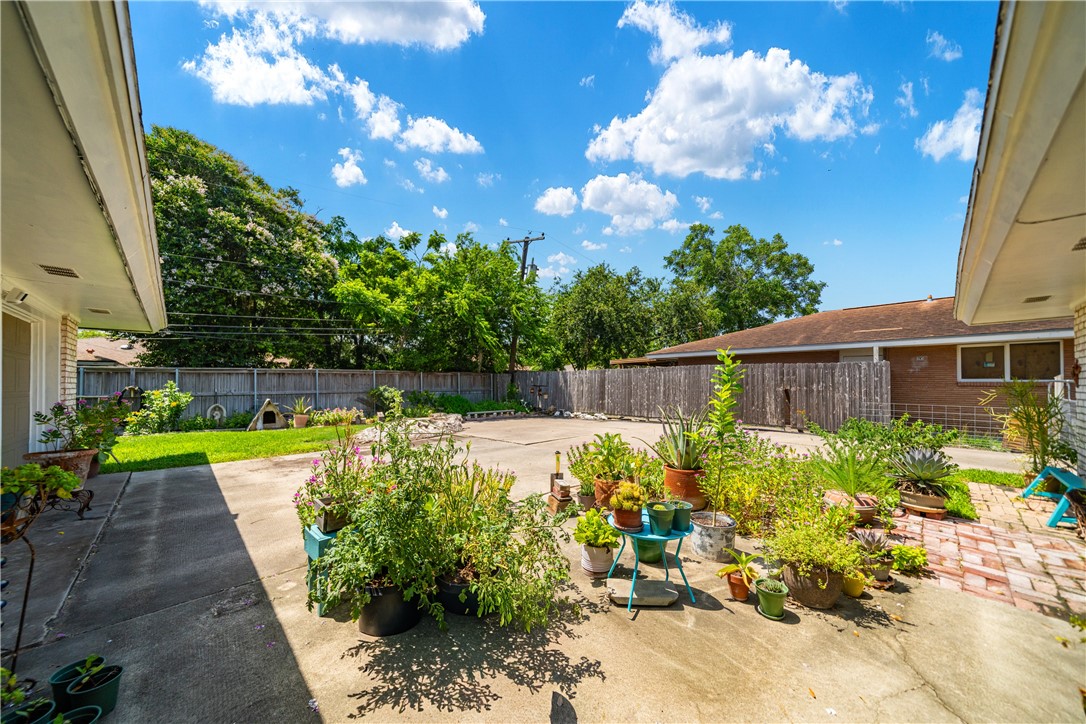 750 Burkshire Dr