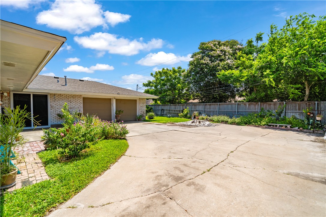 750 Burkshire Dr