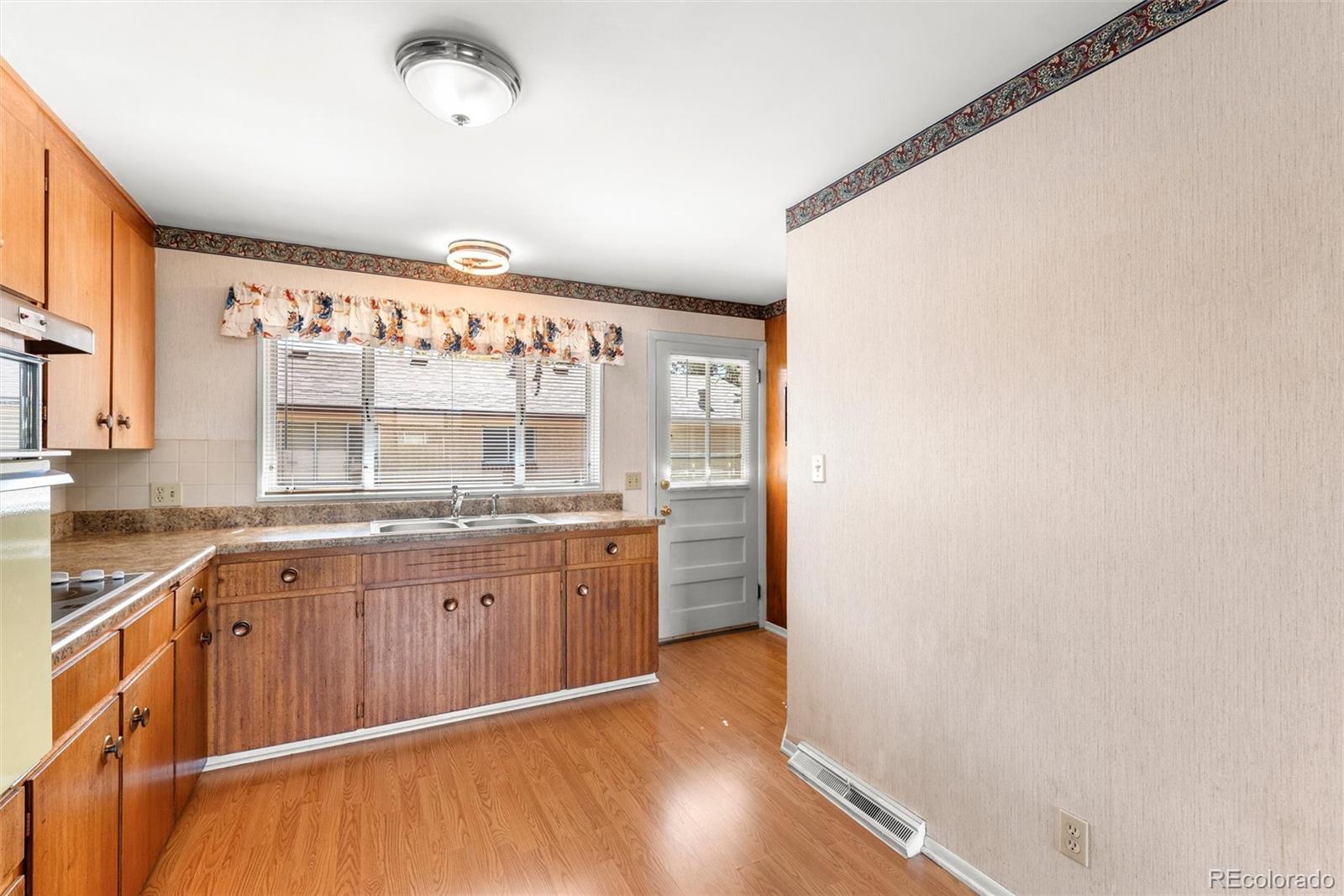 1290 W 4th Avenue Unit: 1280