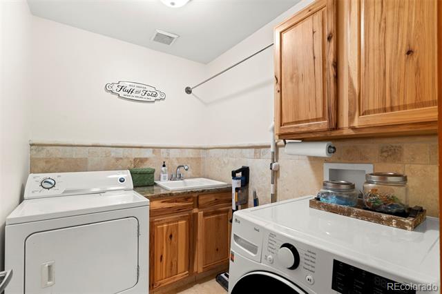 2924 E 116th Place