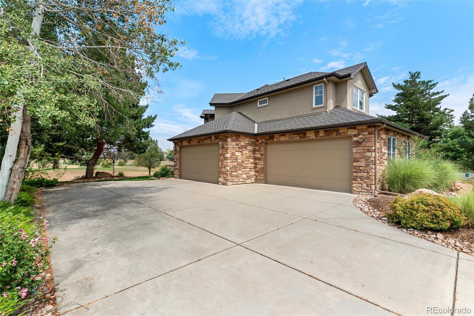 1739 Redwing Lane