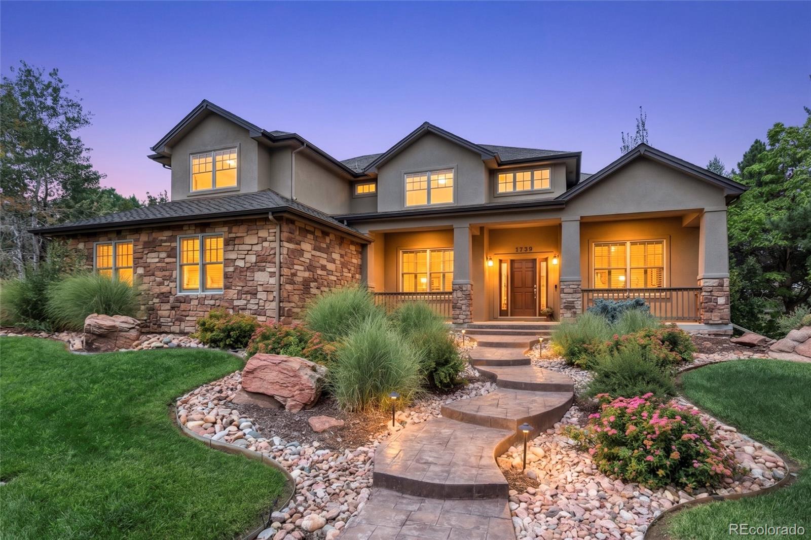 1739 Redwing Lane