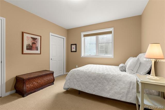 1739 Redwing Lane