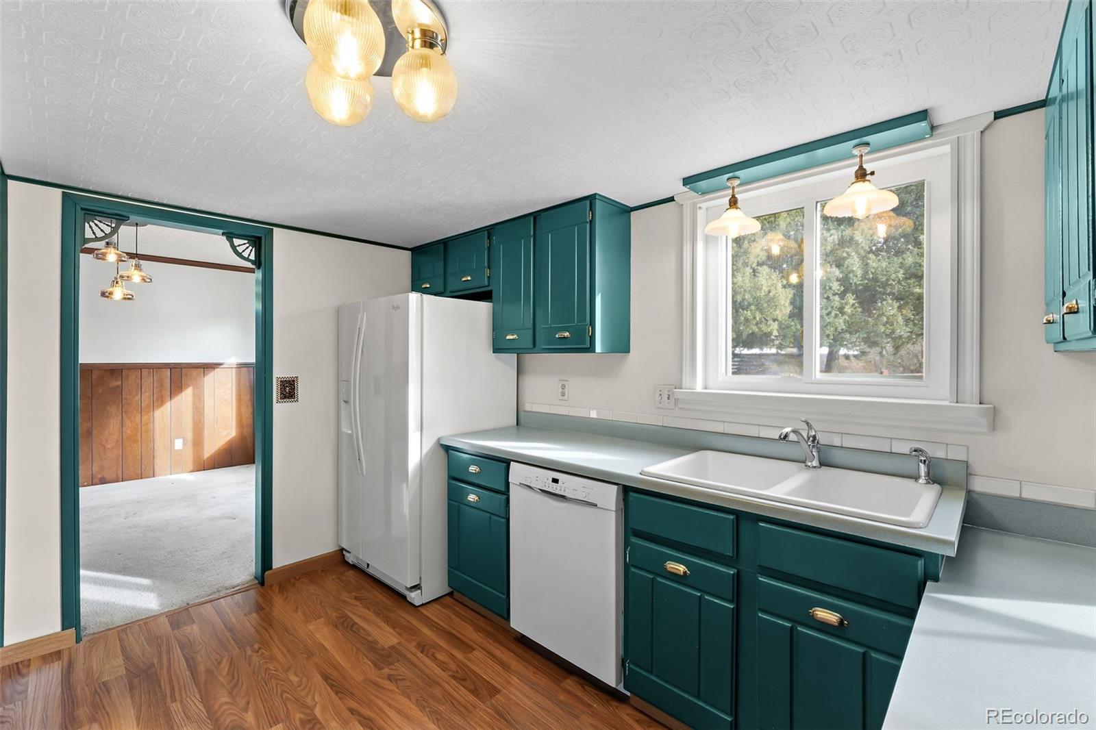 1735 S Pratt Parkway