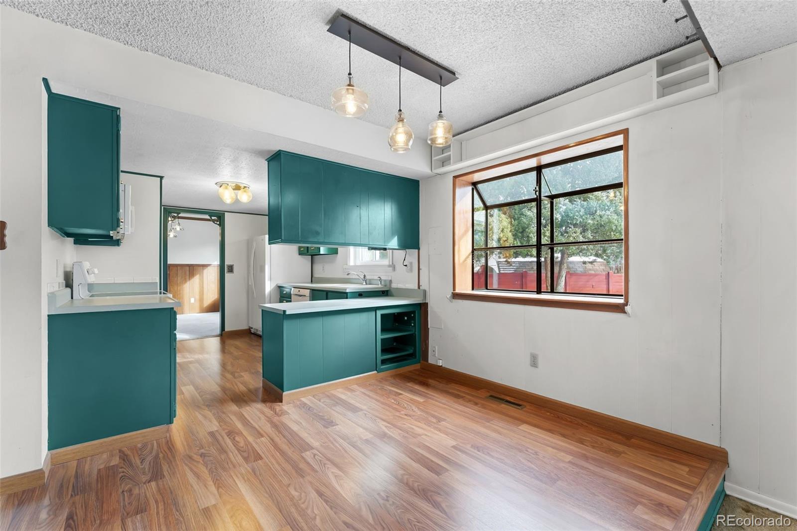 1735 S Pratt Parkway