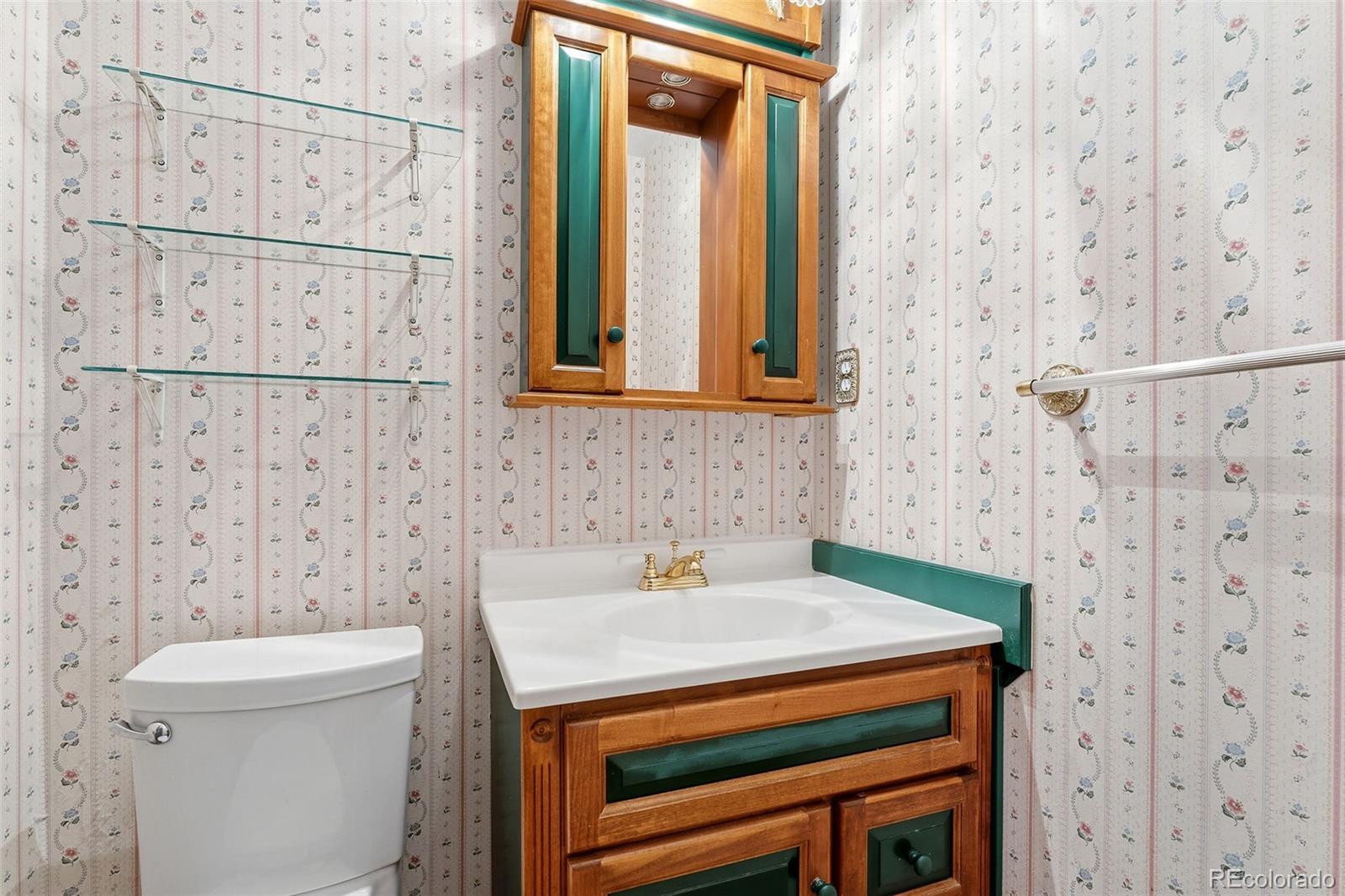 1735 S Pratt Parkway