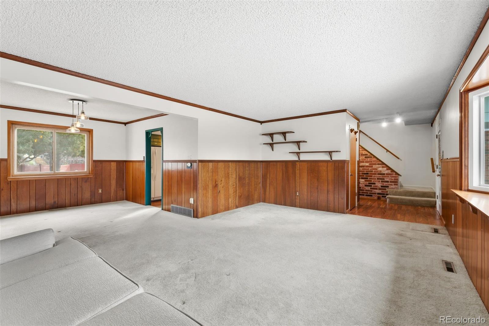 1735 S Pratt Parkway