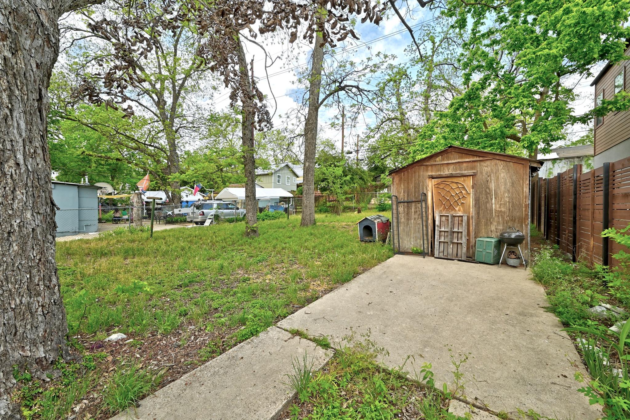1710 Holly ST