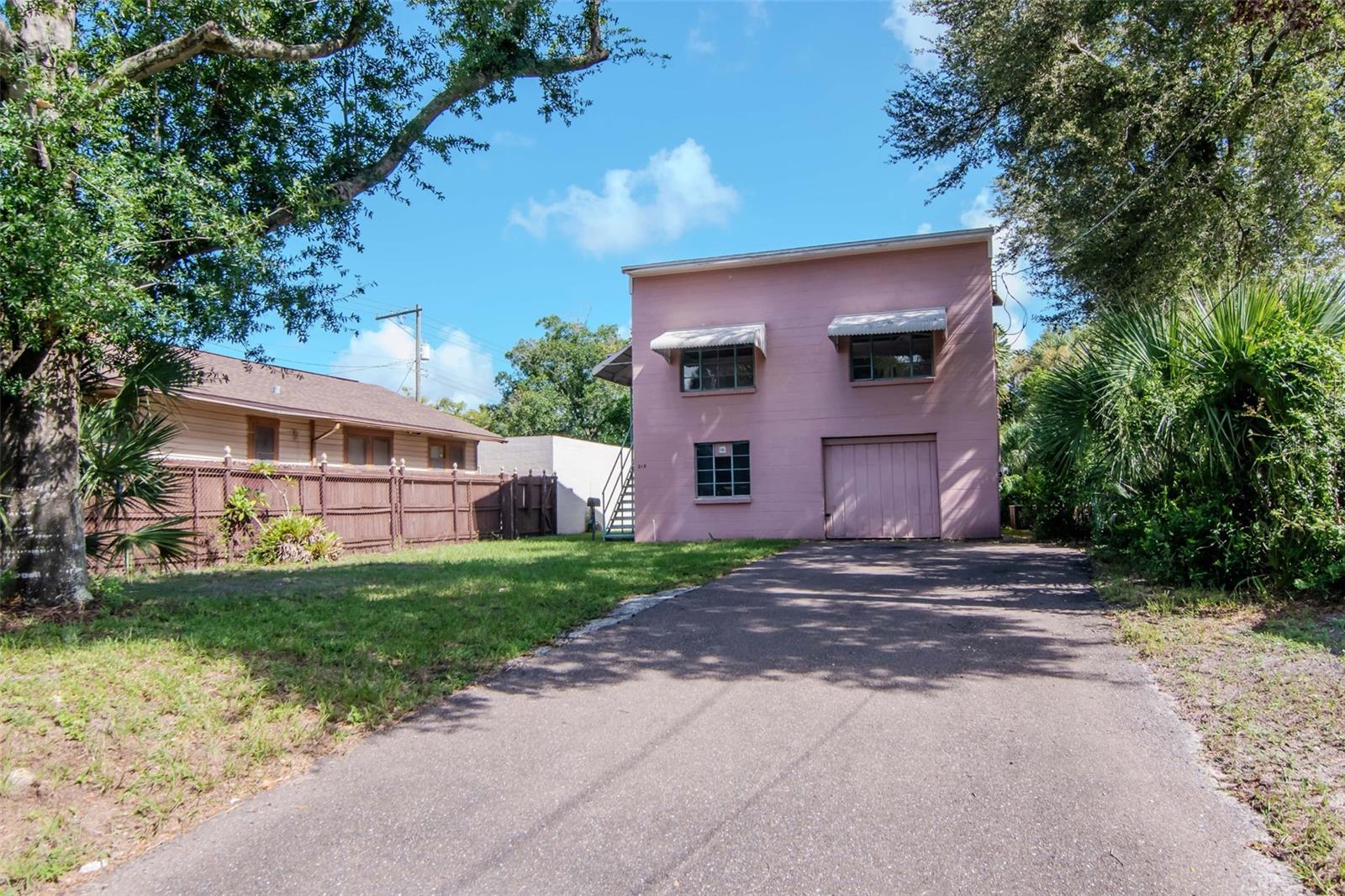 215 W VIOLET ST