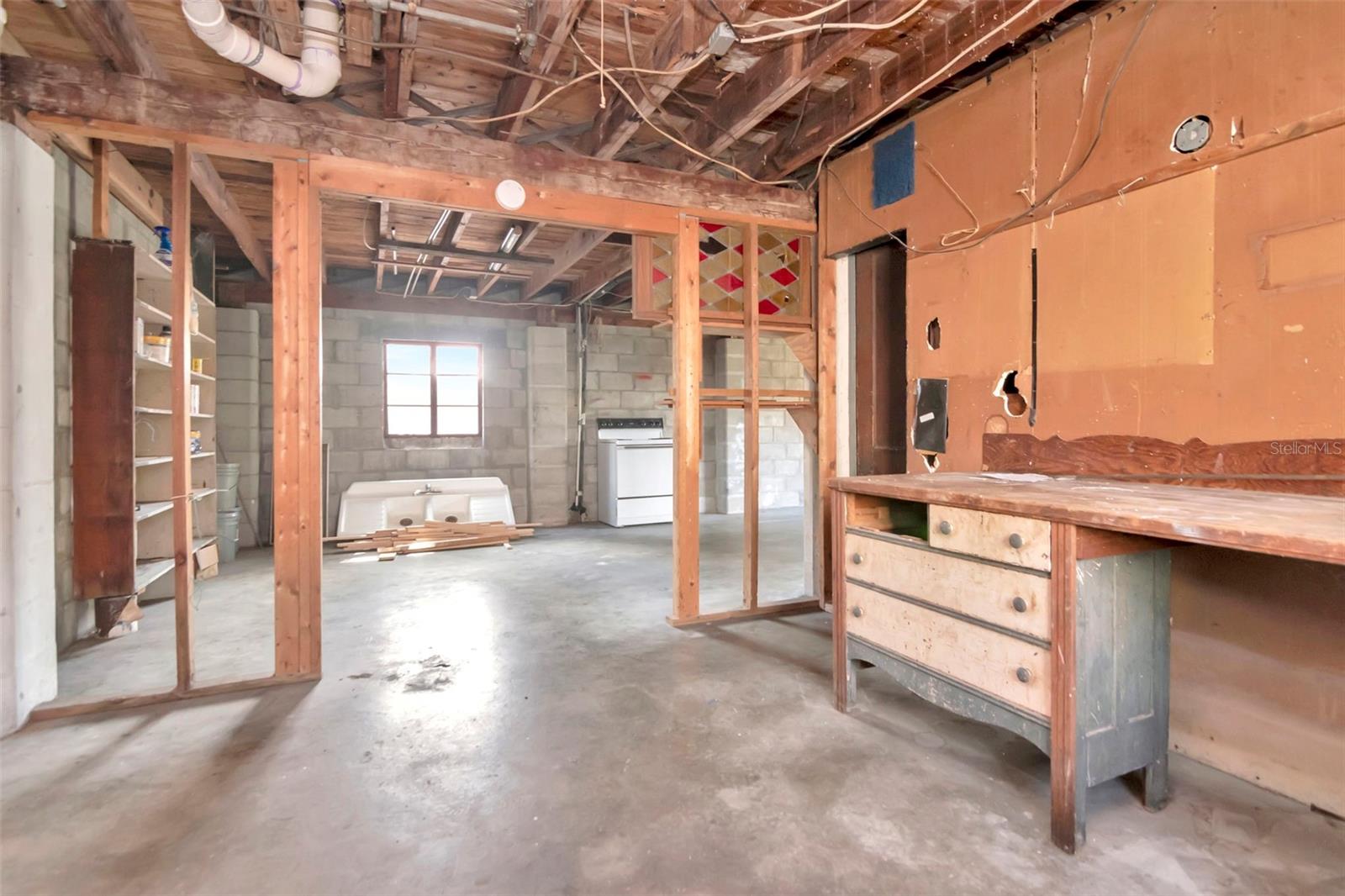 215 W VIOLET ST