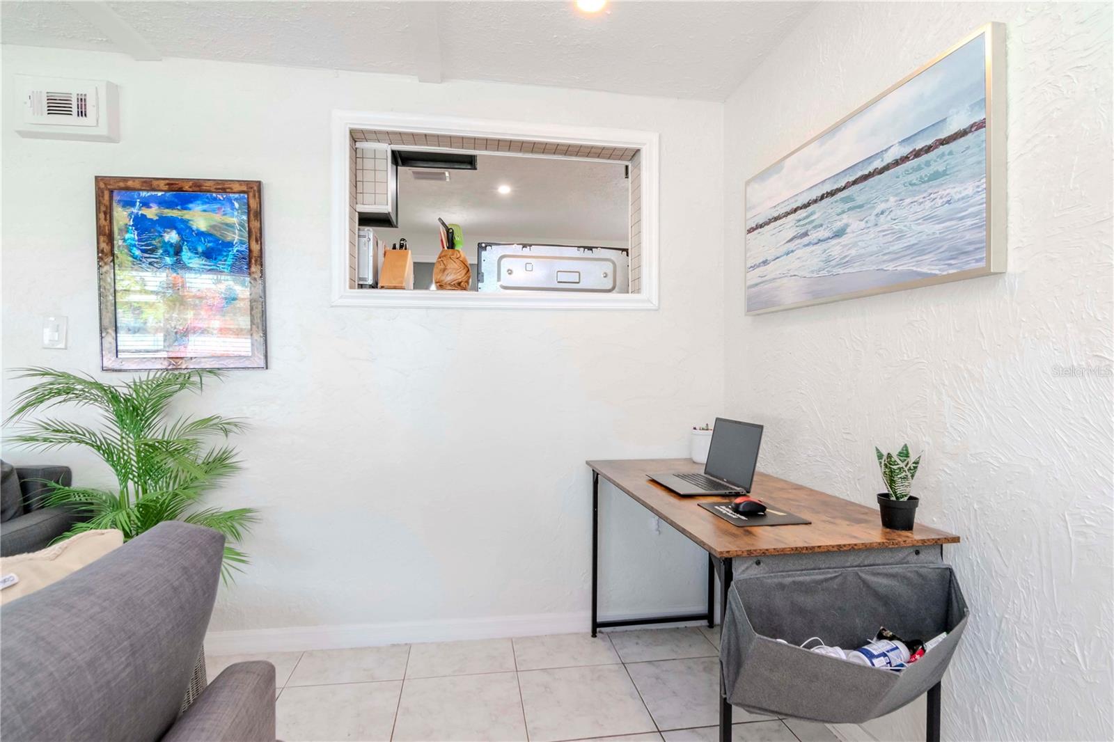 1528 W RIVER SHORE WAY