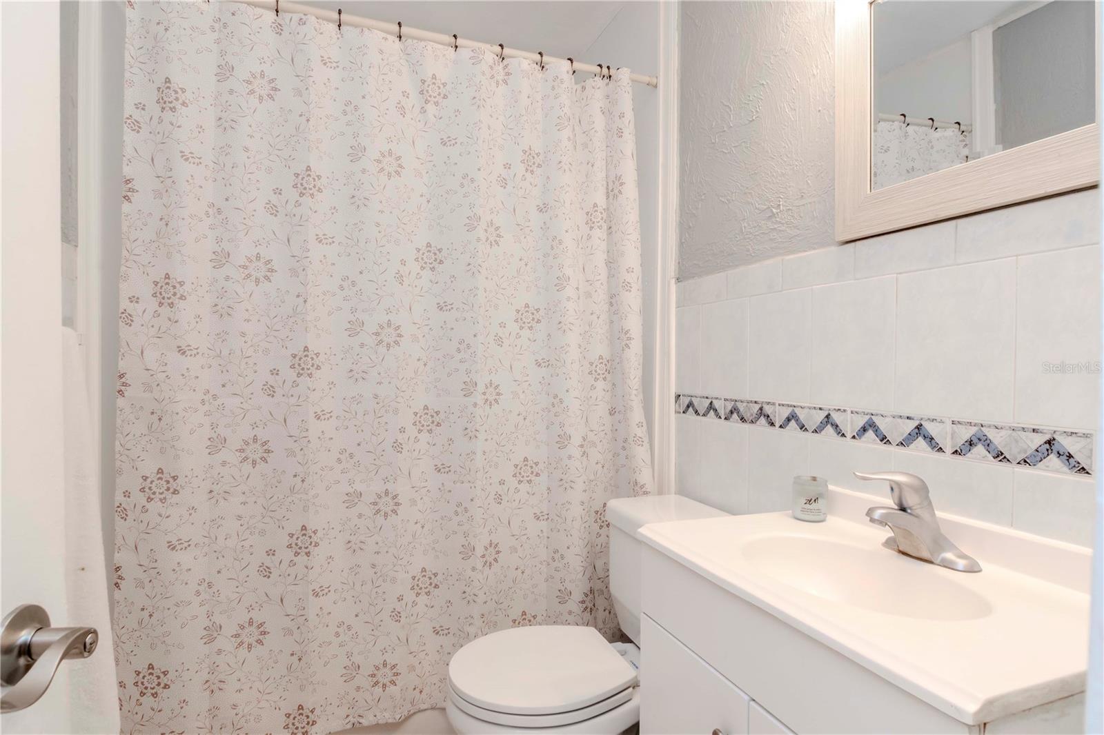 1528 W RIVER SHORE WAY