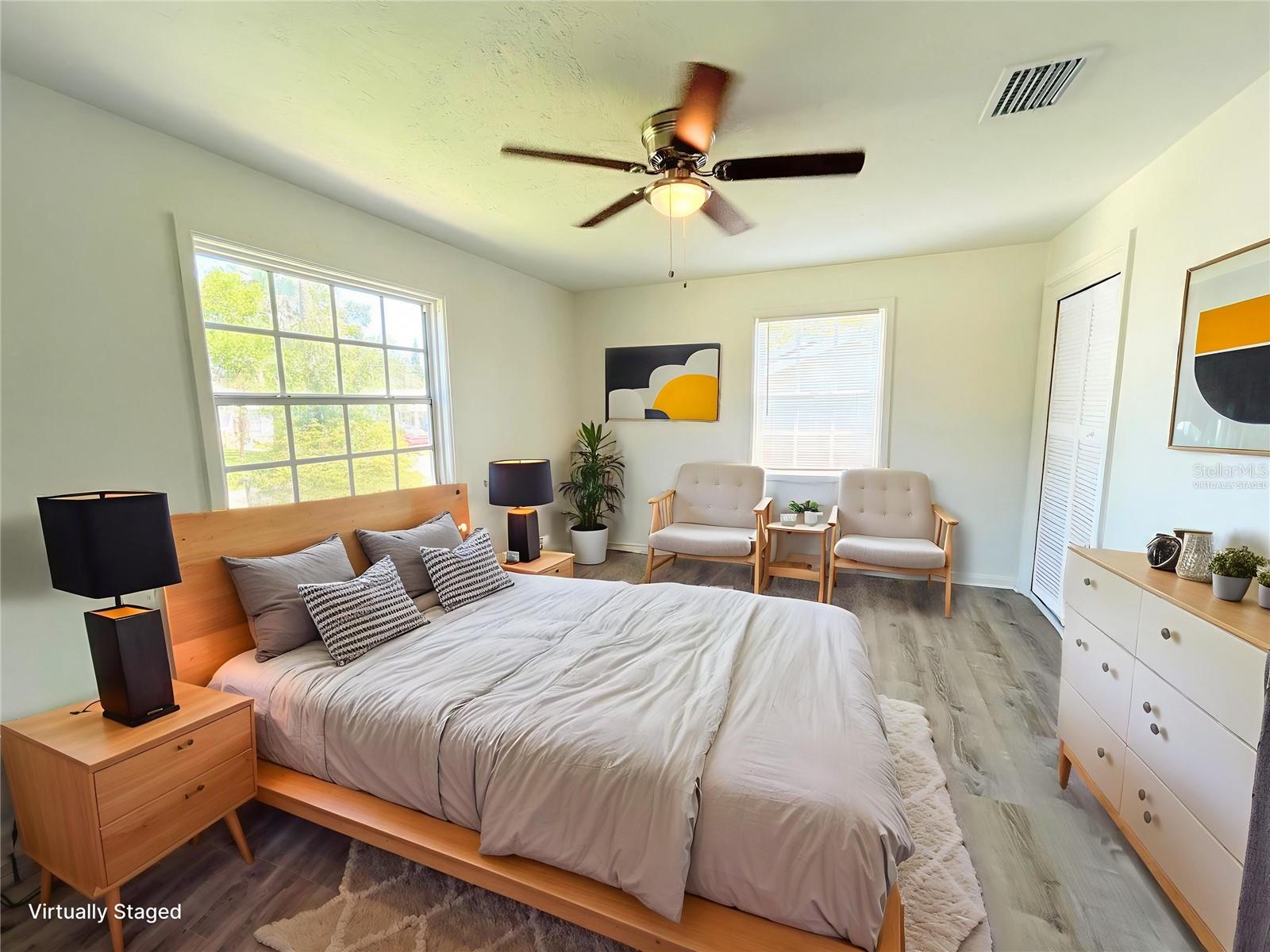 1528 W RIVER SHORE WAY