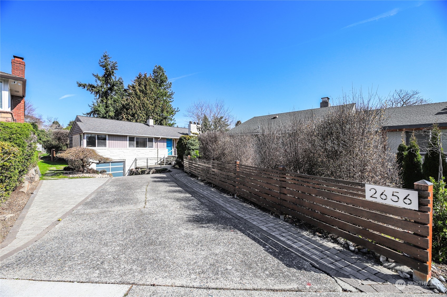 2656 Bishop Place W