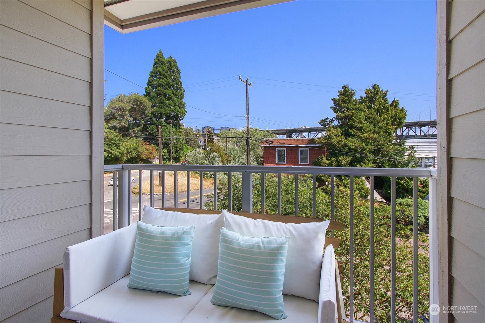 3919 Latona Avenue NE Unit: 304