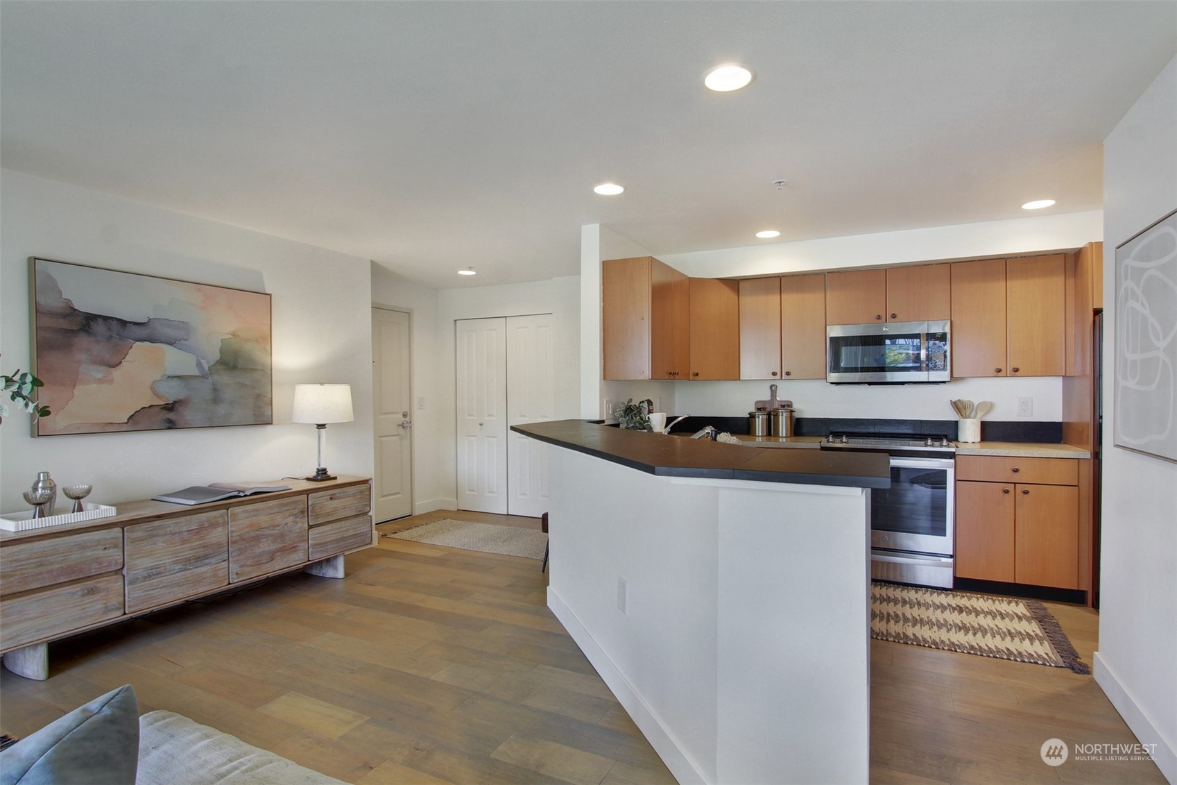 3919 Latona Avenue NE Unit: 304