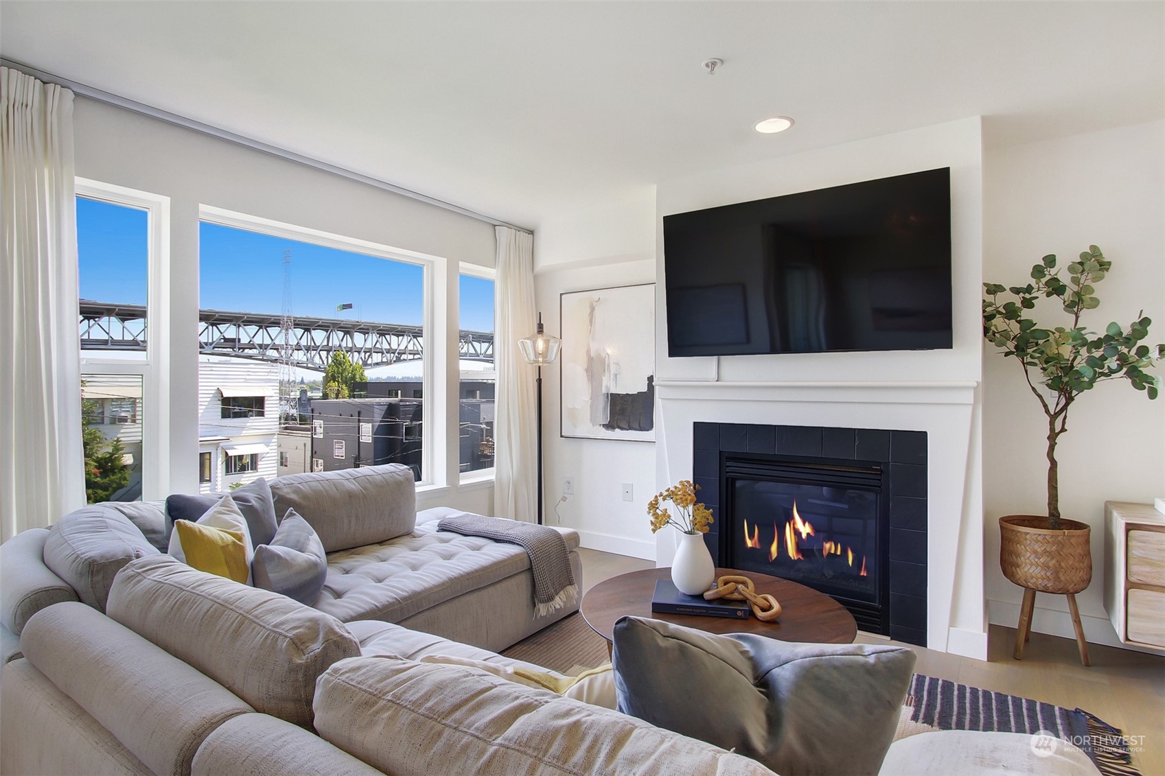3919 Latona Avenue NE Unit: 304