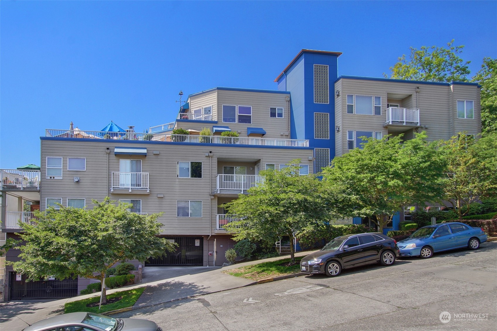 3919 Latona Avenue NE Unit: 304