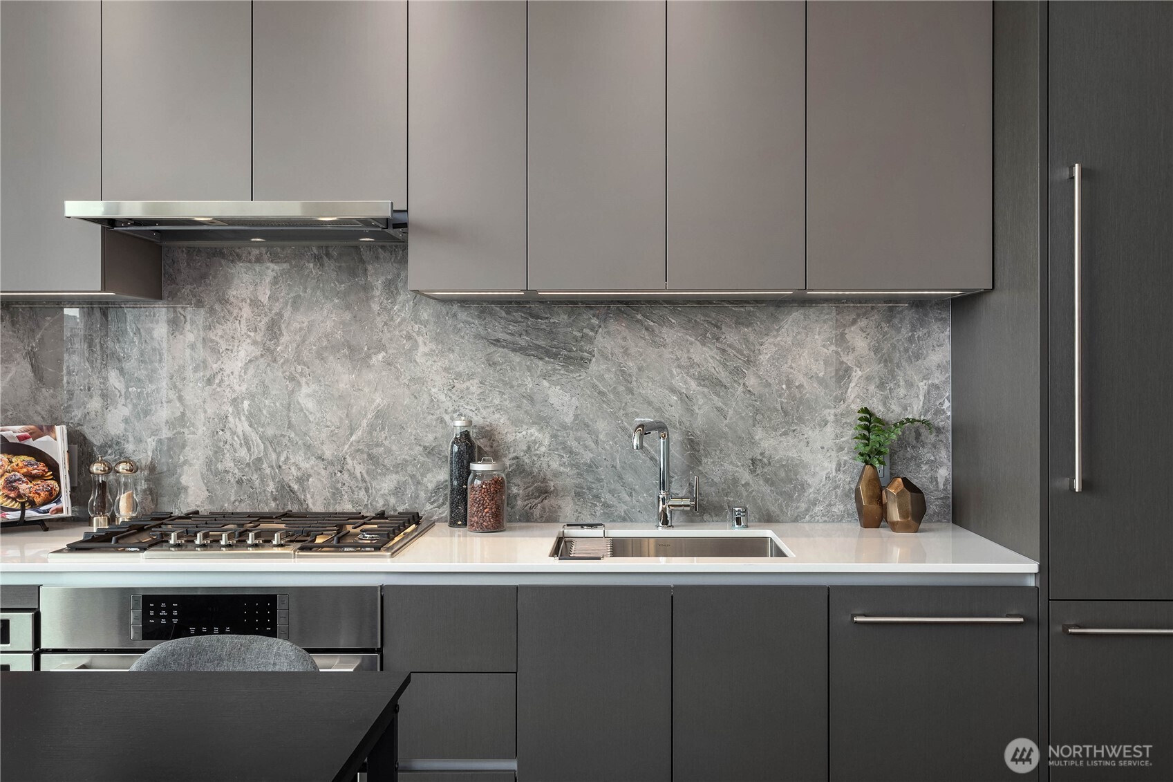 2510 6th Avenue Unit: 2807