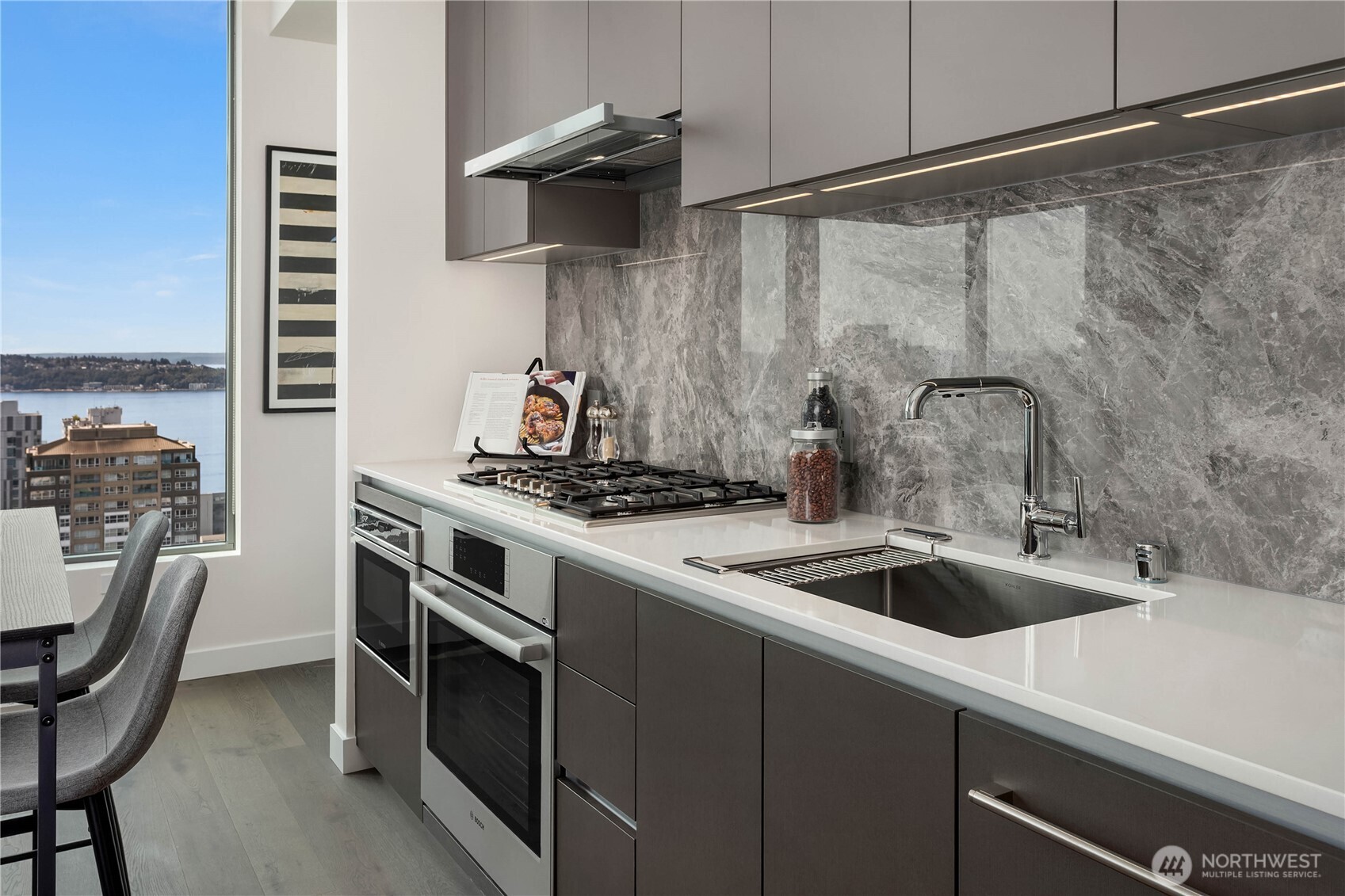 2510 6th Avenue Unit: 2807