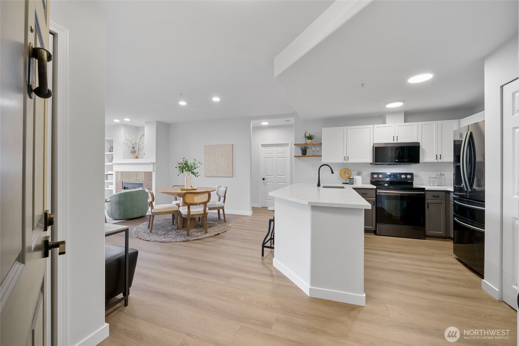 3221 SW Avalon Way Unit: 207