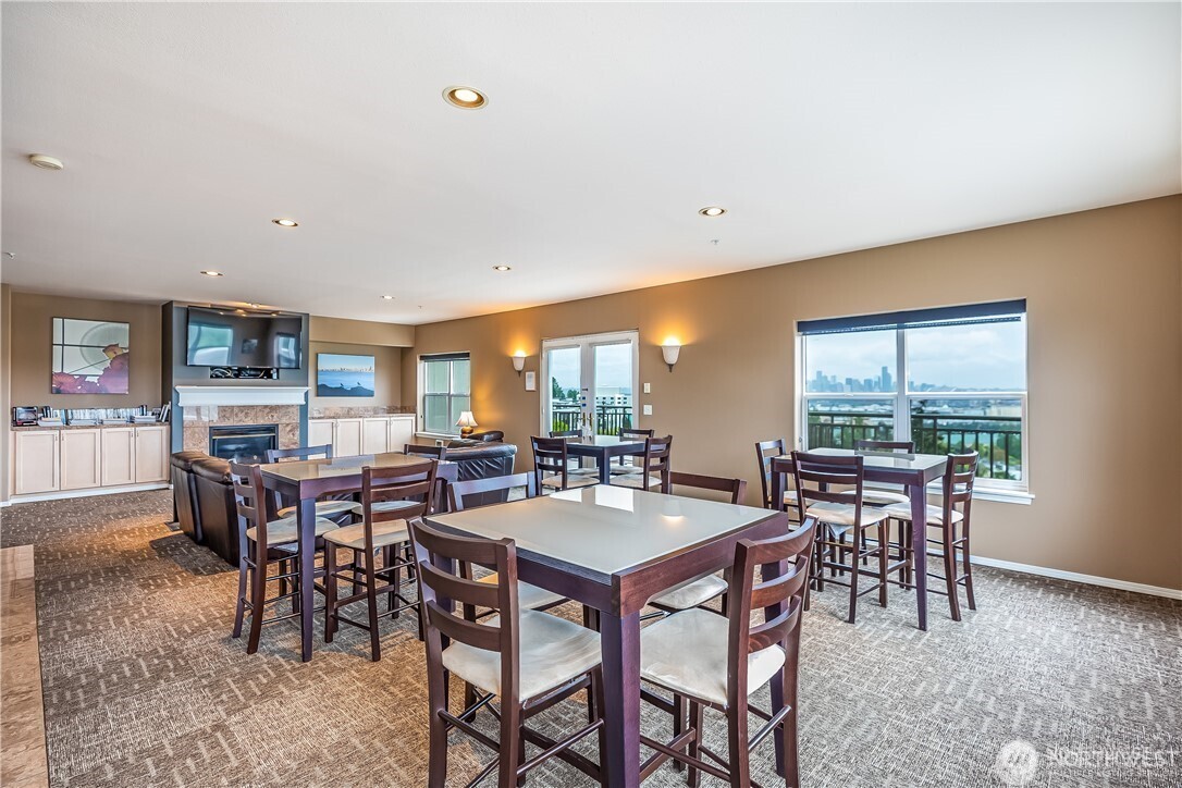 3221 SW Avalon Way Unit: 207
